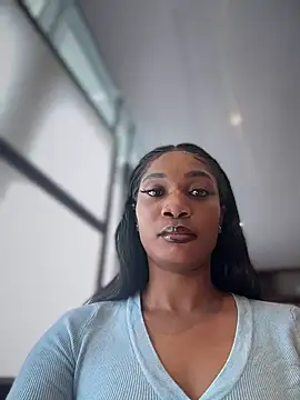 Snapshot of __Nessa__ chatting on 4, 10, 2025 Nessa online show from 4, 10, 2025