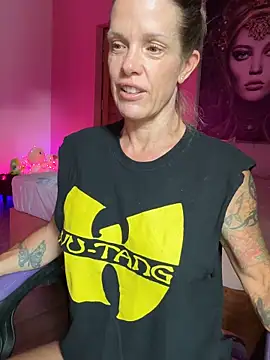 mommyselenafit  online show from 6, 3, 2026