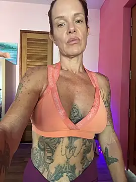 Snapshot of mommyselenafit_ chatting on 27, 4, 2026 mommyselenafit online show from 27, 4, 2026