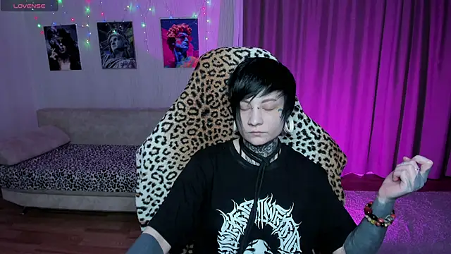 Snapshot of acid_trip1l chatting on 4, 3, 2025 acid trip1l online show from 4, 3, 2025
