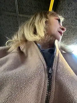 Snapshot of Irina2909@xh chatting on 24, 11, 2025 Irina2909xh online show from 24, 11, 2025