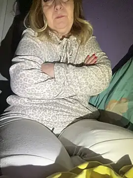 Irina2909xh online show from 5, 2, 2026