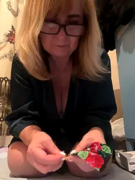 Snapshot of Irina2909@xh chatting on 18, 10, 2025 Irina2909xh online show from 18, 10, 2025