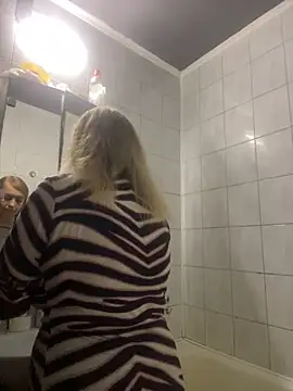 Snapshot of Irina2909@xh chatting on 7, 11, 2025 Irina2909xh online show from 7, 11, 2025