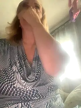 Snapshot of Irina2909@xh chatting on 23, 11, 2025 Irina2909xh online show from 23, 11, 2025