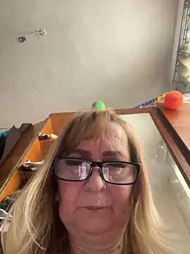 Irina2909xh online show from 7, 2, 2026