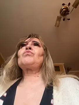 Snapshot of Irina2909@xh chatting on 22, 10, 2025 Irina2909xh online show from 22, 10, 2025