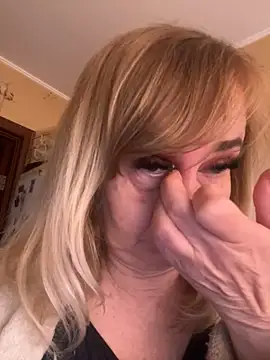 Snapshot of Irina2909@xh chatting on 28, 10, 2025 Irina2909xh online show from 28, 10, 2025