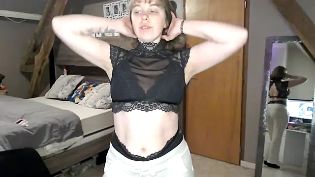 MissGirly online show from 20, 2, 2025