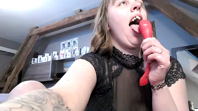 MissGirly online show from 21, 2, 2025