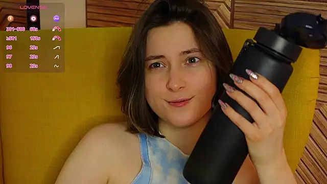 Snapshot of BeckyMartens chatting on 11, 3, 2025 BeckyMartens online show from 11, 3, 2025