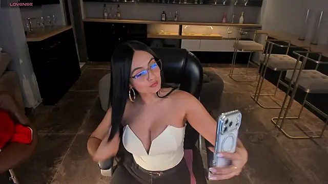 AshleyJhonson online show from 13, 5, 2026