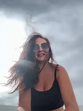 itsCassie online show from 20, 10, 2025