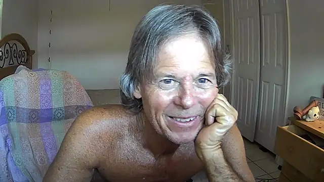 Snapshot of nakeedcowboi65 chatting on 17, 6, 2026 nakeedcowboi65 online show from 17, 6, 2026