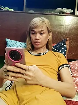 QueenSoreal online show from 4, 6, 2026