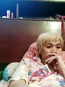 Snapshot of QueenSoreal chatting on 21, 6, 2026 QueenSoreal online show from 21, 6, 2026
