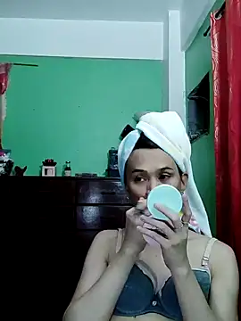 Snapshot of QueenSoreal chatting on 23, 9, 2025 QueenSoreal online show from 23, 9, 2025