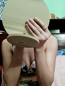 QueenSoreal online show from 12, 4, 2026