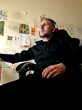 verylargecock online show from 16, 12, 2025