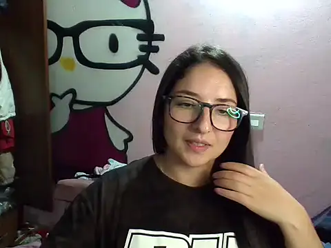 Snapshot of sara_110323 chatting on 24, 3, 2026 sara 110323 online show from 24, 3, 2026