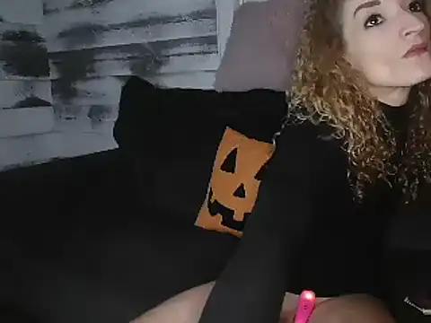 Snapshot of AshleyRain chatting on 9, 10, 2025 AshleyRain online show from 9, 10, 2025