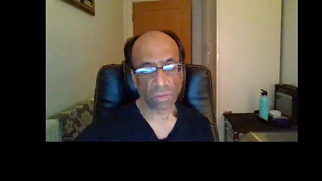 Snapshot of rauncher1 chatting on 18, 7, 2026 rauncher1 online show from 18, 7, 2026