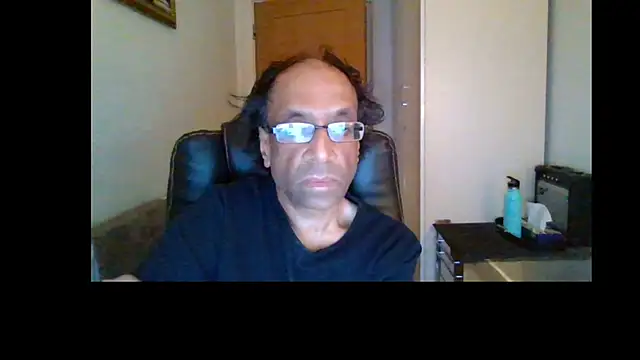 Snapshot of rauncher1 chatting on 12, 7, 2026 rauncher1 online show from 12, 7, 2026
