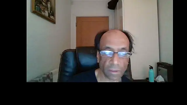 Snapshot of rauncher1 chatting on 17, 7, 2026 rauncher1 online show from 17, 7, 2026