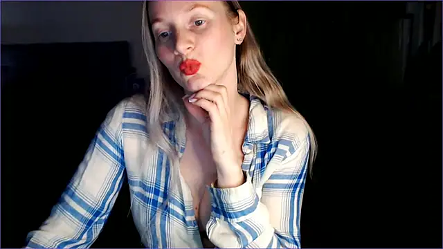 Snapshot of Shantidol chatting on 17, 6, 2026 Shantidol online show from 17, 6, 2026