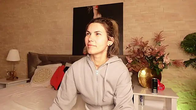 Snapshot of FeliciaKrige chatting on 3, 5, 2026 FeliciaKrige online show from 3, 5, 2026