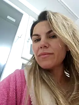 FeliciaKrige online show from 5, 1, 2026