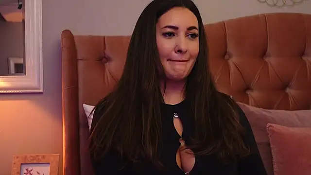 YaaraCollins online show from 18, 10, 2025