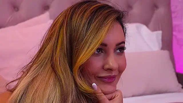 YaaraCollins online show from 13, 12, 2025