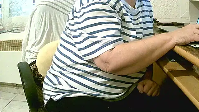 Snapshot of douceur63 chatting on 1, 11, 2025 douceur63 online show from 1, 11, 2025