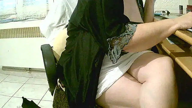 Snapshot of douceur63 chatting on 7, 11, 2025 douceur63 online show from 7, 11, 2025