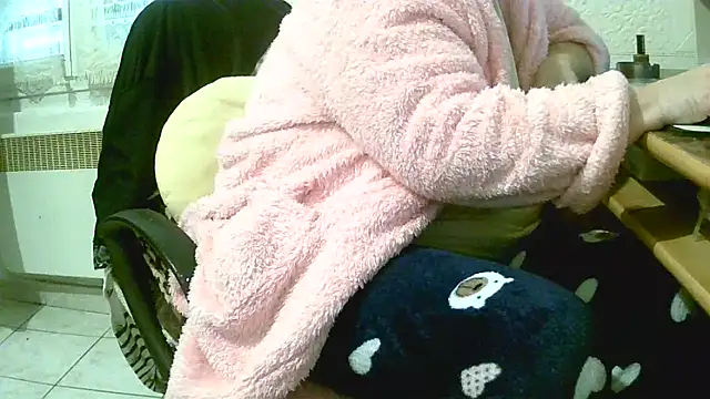 Snapshot of douceur63 chatting on 25, 2, 2026 douceur63 online show from 25, 2, 2026