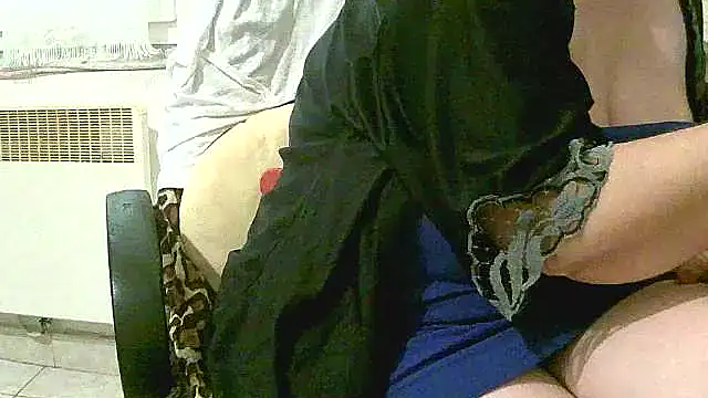 Snapshot of douceur63 chatting on 9, 10, 2025 douceur63 online show from 9, 10, 2025