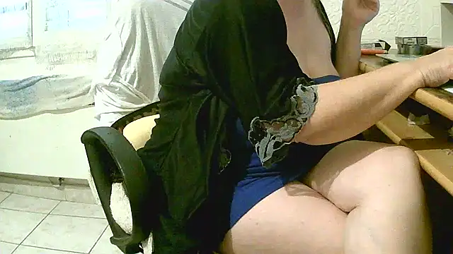 Snapshot of douceur63 chatting on 14, 10, 2025 douceur63 online show from 14, 10, 2025