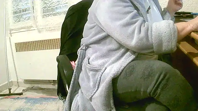 Snapshot of douceur63 chatting on 16, 12, 2025 douceur63 online show from 16, 12, 2025