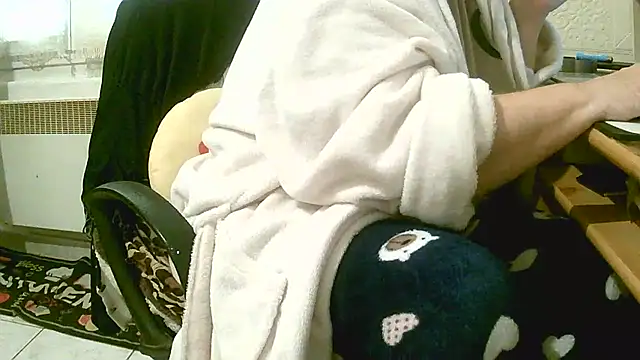 Snapshot of douceur63 chatting on 25, 3, 2026 douceur63 online show from 25, 3, 2026