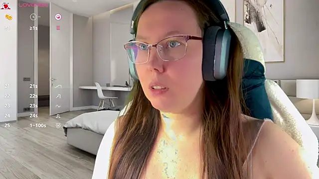 Snapshot of Victoria_Romans chatting on 24, 4, 2026 Victoria Romans online show from 24, 4, 2026