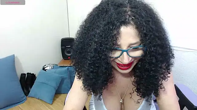 Snapshot of sophialxxx chatting on 11, 1, 2025 sophialxxx online show from 11, 1, 2025