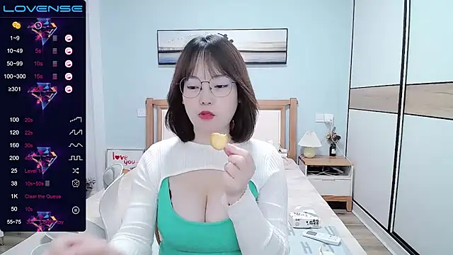 DianaYz online show from 8, 3, 2025