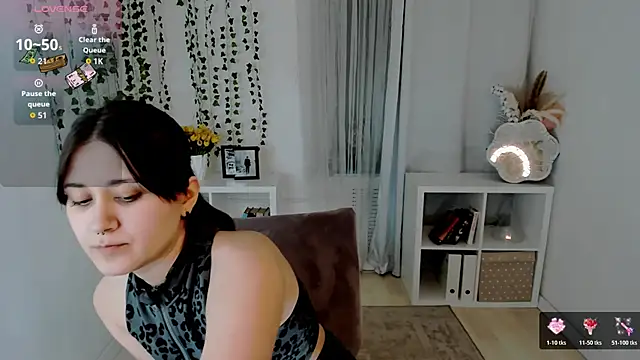 Alexa Lexi  online show from 13, 5, 2026