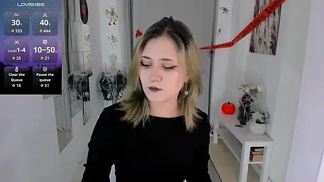 Alexa Lexi  online show from 28, 10, 2025