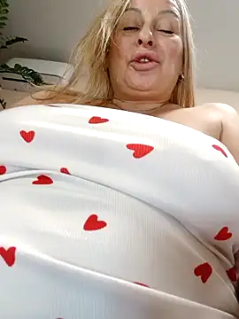 Snapshot of Liana_MilfHot chatting on 7, 2, 2026 Liana MilfHot online show from 7, 2, 2026