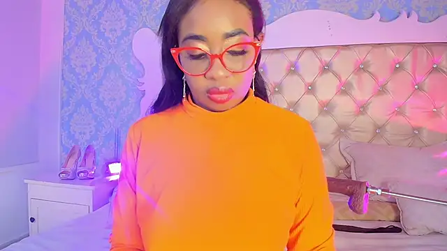 Snapshot of CaseyMoon chatting on 7, 6, 2026 CaseyMoon online show from 7, 6, 2026