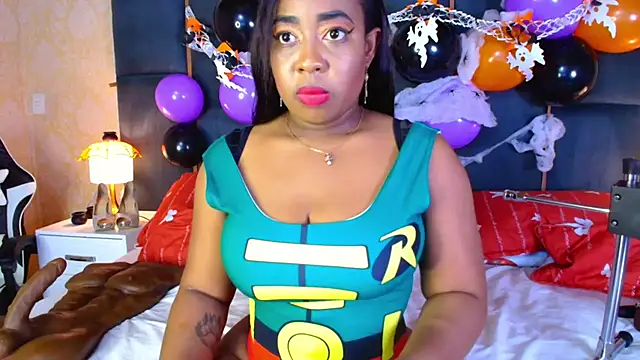 CaseyMoon online show from 24, 10, 2025