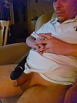 Snapshot of hardcap chatting on 16, 11, 2025 hardcap online show from 16, 11, 2025