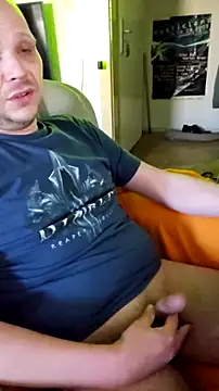 Snapshot of hardcap chatting on 2, 2, 2025 hardcap online show from 2, 2, 2025
